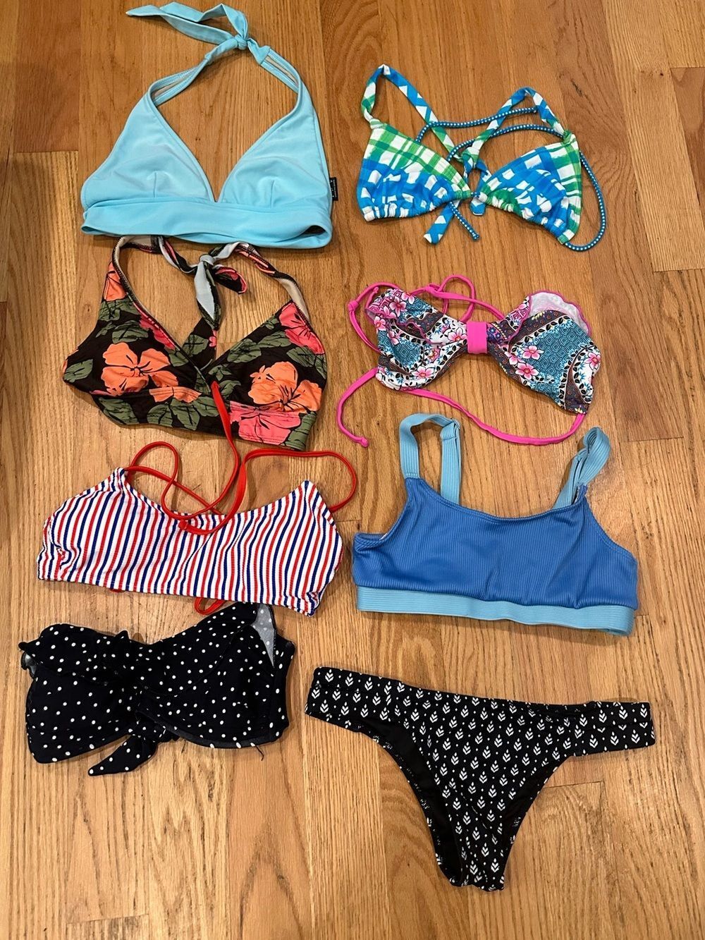 Women's 8 piece Bikini Bundle M/L Swim Tops Bottom Floral